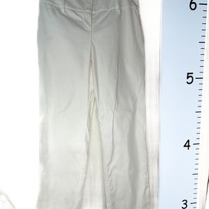 Ann‎ Taylor Loft Ann White Pants Below the Waist Cropped Size 2